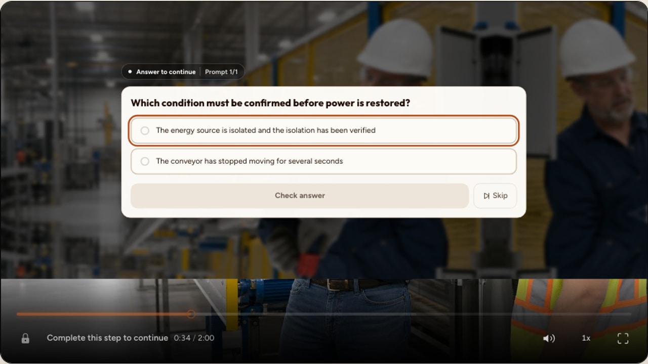 A real Interakly multiple-choice question over a workplace equipment training scene